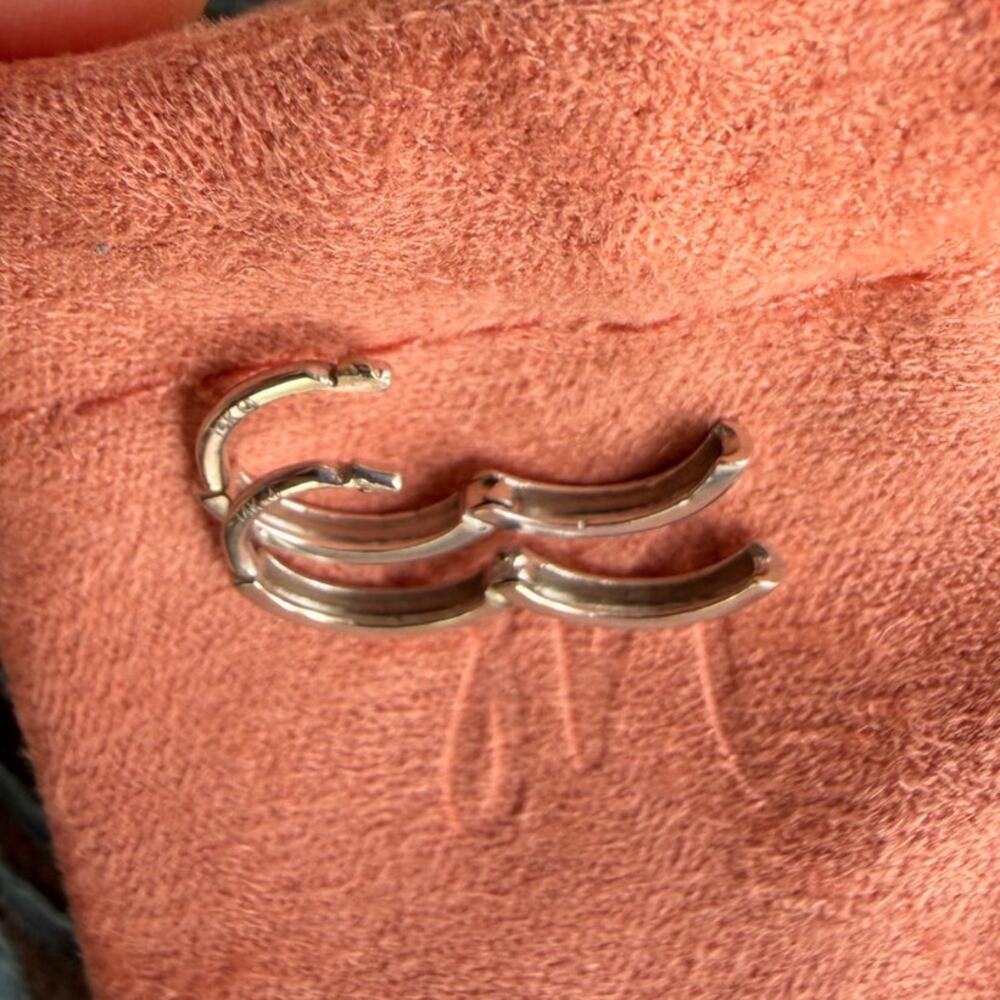 Mejuri Mini Hoops – 14K White Gold – 10mm – Discontinued - Picture 4 of 6